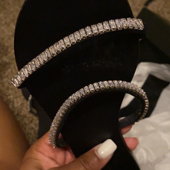 Cutest black sandals - Picture 5 of 7